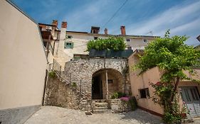 Parona Holiday Home